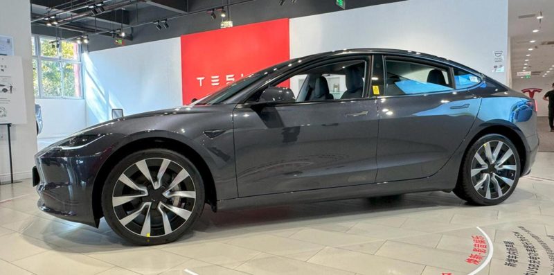 Tesla немного повышает цены на дальнобойные версии Model 3 и Model Y в Китае